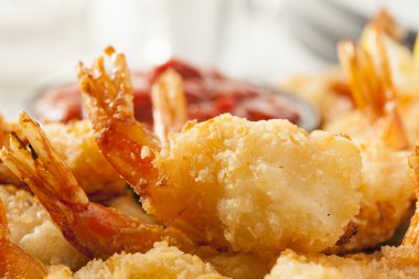 Kızarmış organik Hindistan cevizli karides