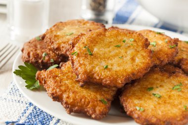 geleneksel ev yapımı patates tava keki latke