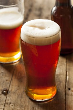 koyu sarı bira ferahlatıcı serin