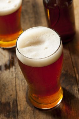 koyu sarı bira ferahlatıcı serin