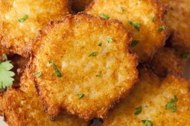 geleneksel ev yapımı patates tava keki latke