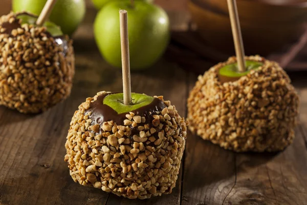 Homemade Caramel Taffy Apple with Peanuts — Stock Photo, Image