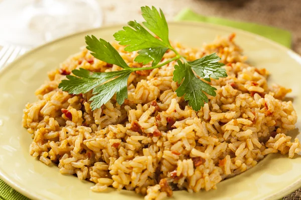 Arroz espanhol caseiro com salsa — Fotografia de Stock