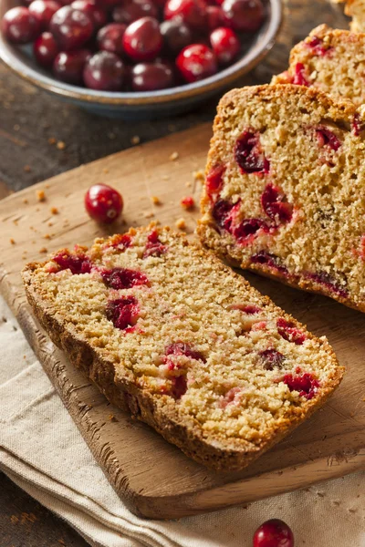 Zelfgemaakte heerlijke cranberry brood — Stockfoto