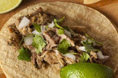 geleneksel domuz tacos