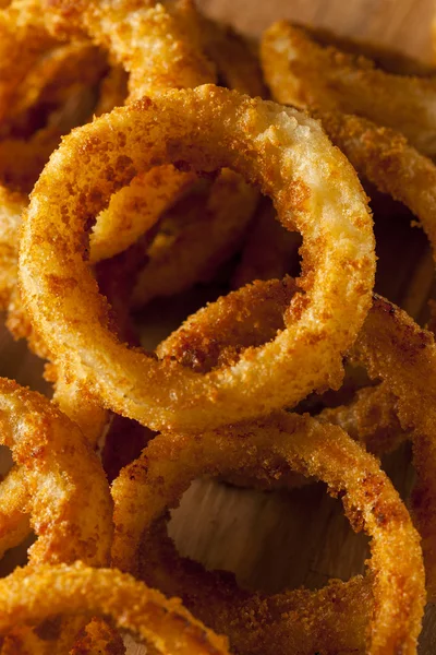 Hausgemachte knusprige gebratene Zwiebelringe — Stockfoto