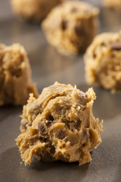 Hemgjord choklad chip cookie deg — Stockfoto