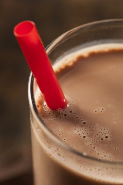 Ferahlatıcı lezzetli çikolatalı süt