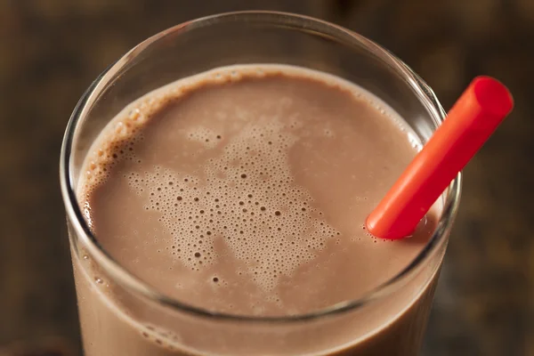 Verfrissende heerlijke chocolade melk — Stockfoto