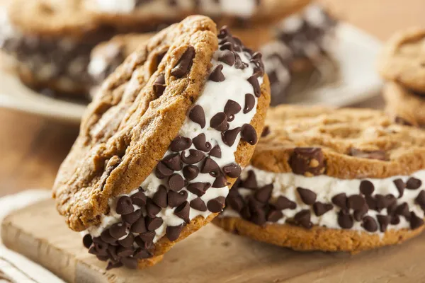 Schokolade Chip Cookie Eis sandiwch — Stockfoto