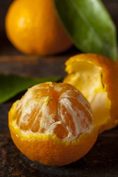 Resfreshing organické mandarinka — Stock fotografie