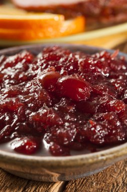 Kırmızı ev yapımı kızılcık sosu