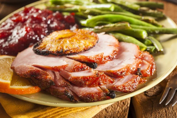 Traditional Sliced Honey Glazed Ham — Stock Photo, Image