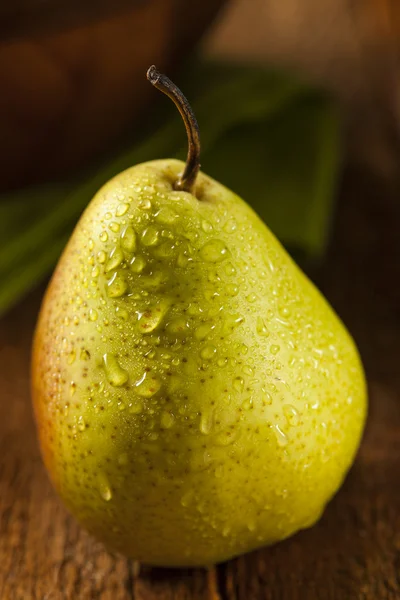Yeşil organik sağlıklı armut — Stok fotoğraf