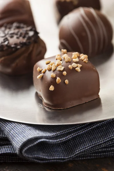 Caramelo de trufa de chocolate negro de lujo gourmet —  Fotos de Stock