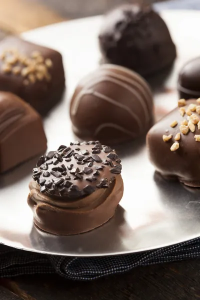 Gourmet-Lust auf dunkle Schokolade Trüffelbonbons — Stockfoto
