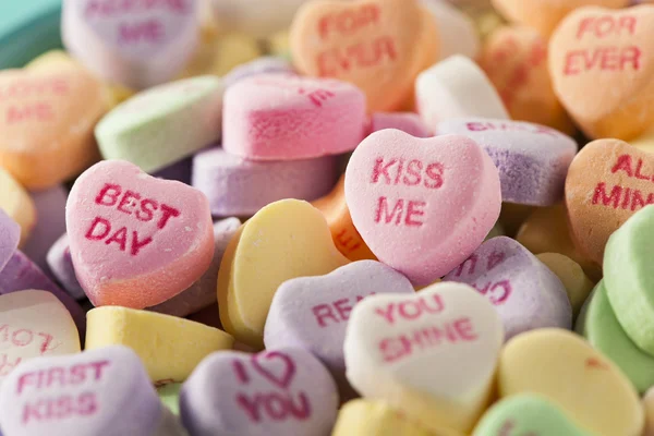 バレンタインの日にキャンディ会話の心 — ストック写真