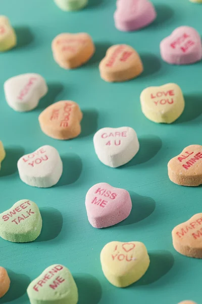 Corazones de conversación de caramelo para el día de San Valentín —  Fotos de Stock