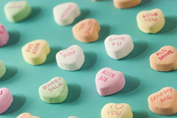 Corazones de conversación de caramelo para el día de San Valentín —  Fotos de Stock