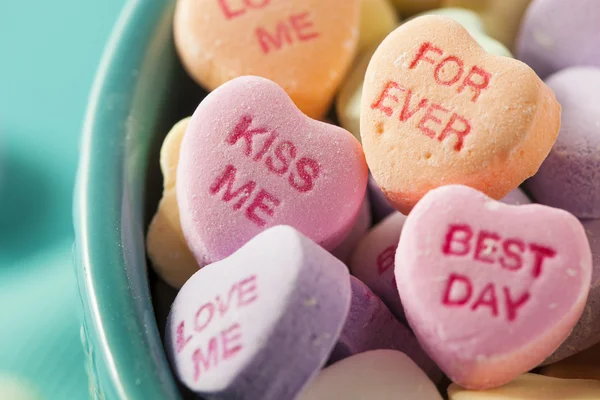 Corazones de conversación de caramelo para el día de San Valentín —  Fotos de Stock