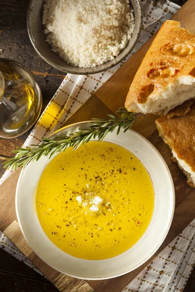 Pane italiano con olio d'oliva per immersione — Foto Stock