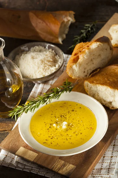Włoski chleb z oliwą na zanurzenie — Zdjęcie stockowe