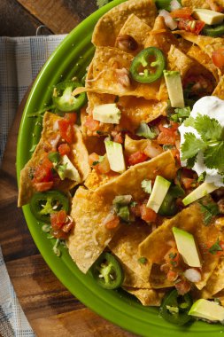 ev yapımı sağlıksız Nacho peyniri ve sebze ile