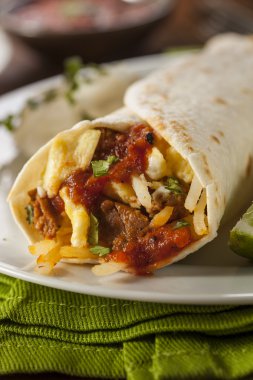 içten chorizo Kahvaltı börek
