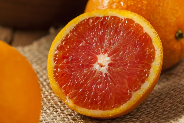 Sağlıklı organik olgun kan portakal — Stok fotoğraf