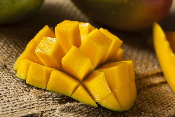 Organic Colorful Ripe Mangos — Stock Photo, Image