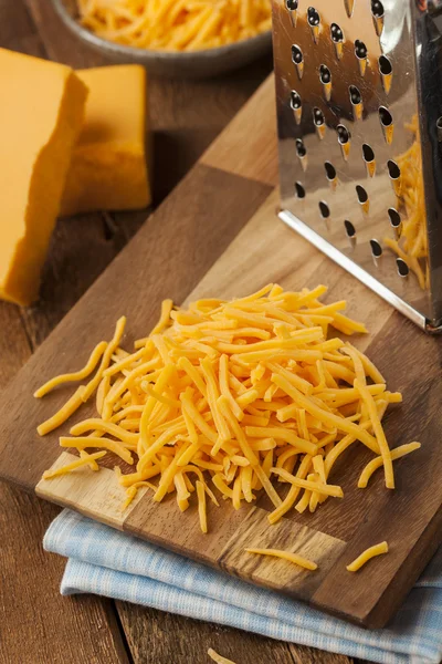 Organic Shredded Sharp Cheddar Cheese — Stock Photo, Image