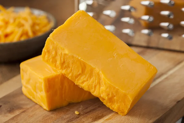 Organic Sharp Cheddar Cheese — Stock Photo, Image