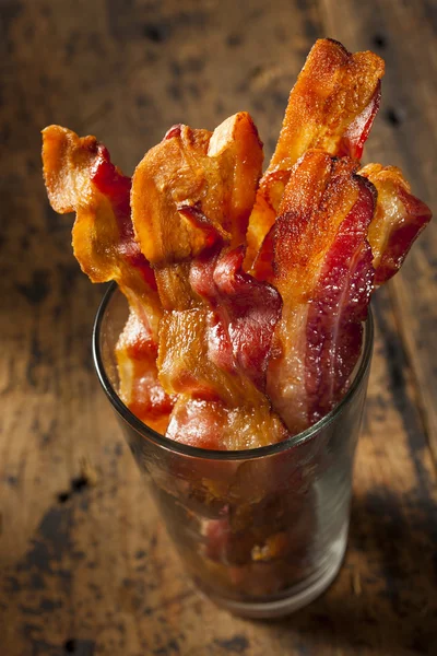 Knaperstekt organiska ohälsosamma bacon — Stockfoto