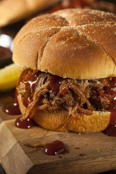 Barbeque Pulled Pork Sandwich — стокове фото