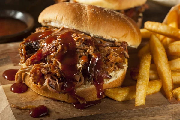 Sándwich de cerdo tirado de barbacoa —  Fotos de Stock