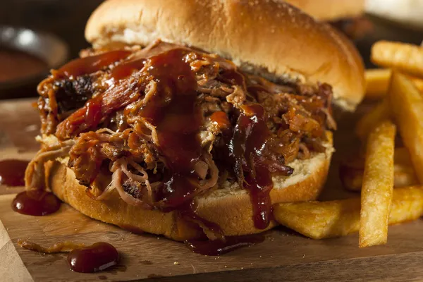 Barbeque Pulled Pork Sandwich — стокове фото