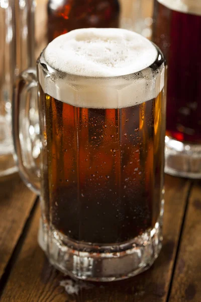 Birra alla radice rinfrescante a freddo — Foto Stock