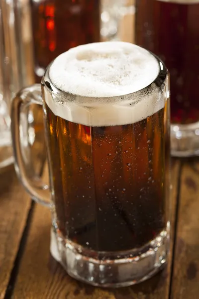 Κρύο δροσιστική μπύρα ρίζας — Φωτογραφία Αρχείου