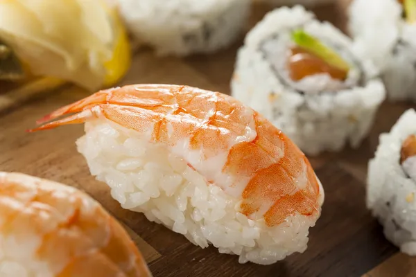 Frisk japansk Nigiri Sushi – stockfoto