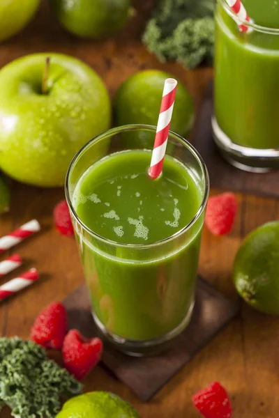 Suco de Smoothi de legumes e frutas verdes saudáveis — Fotografia de Stock