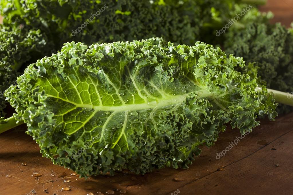Couve verde crua saudável — Fotografias de Stock © bhofack2 40800143