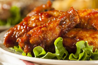 Barbekü tavuk tavuk kanadı