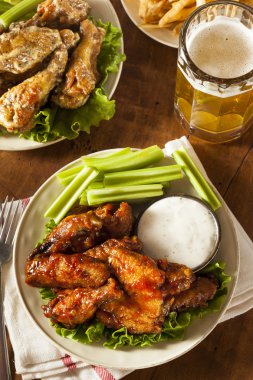 Barbekü tavuk tavuk kanadı