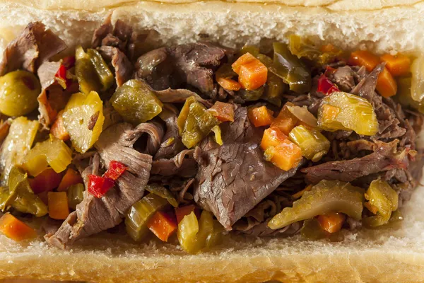 Herzhaftes italienisches Rindfleisch-Sandwich — Stockfoto