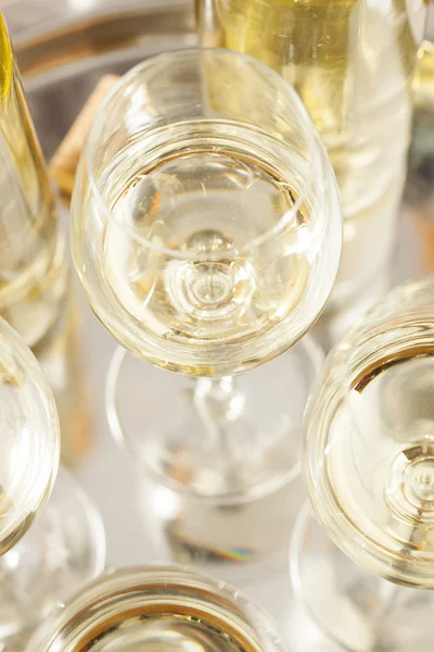 Refreshring White Wine in a Glass — Stock Photo, Image