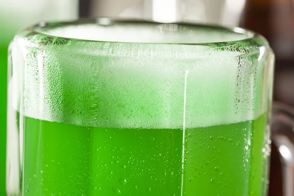 Bière verte pour la Saint-Patrick — Photo