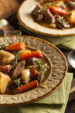 ev yapımı İrlanda sığır eti güveç