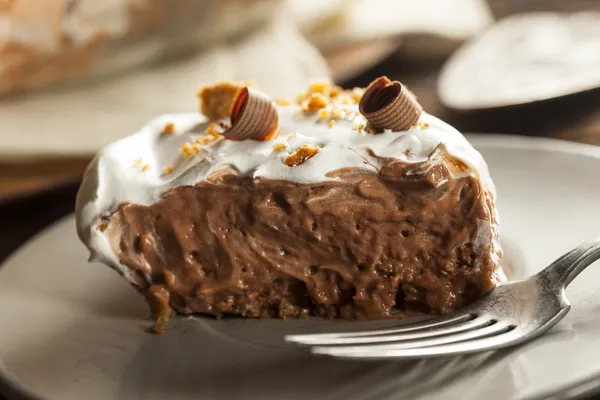 Zelfgemaakte chocolade crème taart — Stockfoto