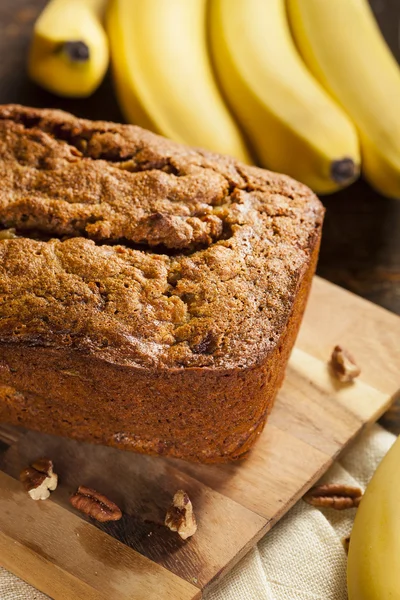 Hausgemachtes Bananennussbrot — Stockfoto