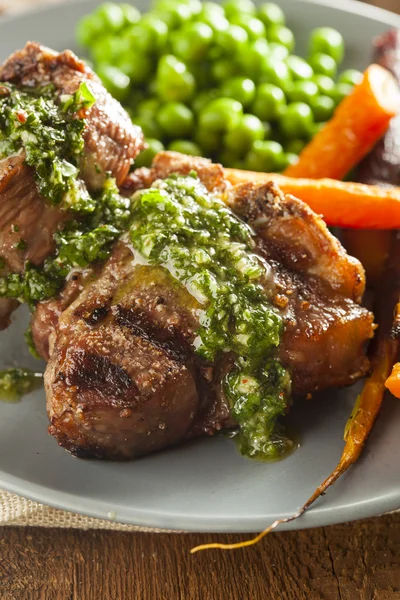 Chuletas caseras de cordero cocido — Foto de Stock